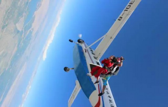 高大上!张家界十一期间景区实现“打飞的”旅游