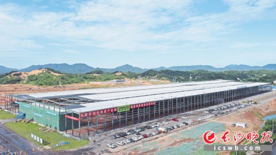 中联智慧产业城项目总投资约1000亿元,占地面积约9000亩,将建设成为一个国际化、智能化、生态化的产业新城。长沙晚报全媒体记者 王志伟 摄