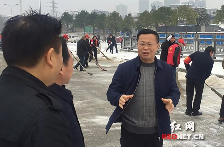 岳阳楼区：战低温雨雪 保社会民生