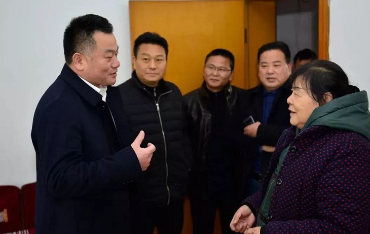 区委副书记、区长黄建文走访慰问困难群众
