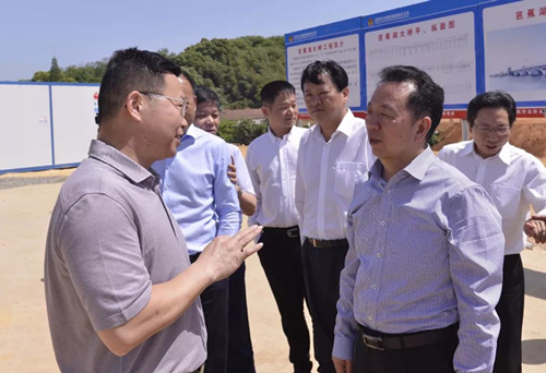 刘和生岳阳楼区调度交通建设