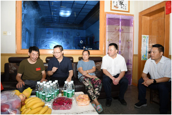 ��һŸ�߷�ο�ʾ������ݸɲ����ų���ʿ����