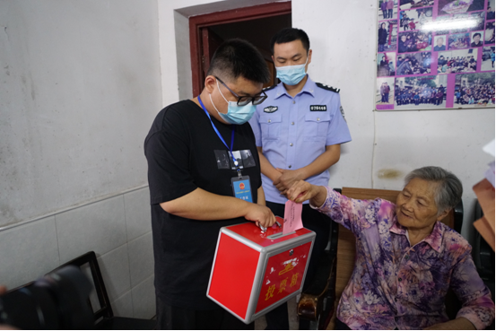 �������������˴����ѡ��ͶƱ��ʽ����