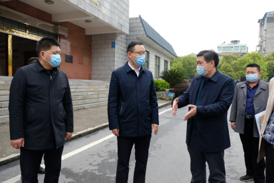 白再兴到岳阳市外国语学校调研