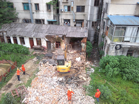 我区强力推进居民自建房安全隐患排查整治