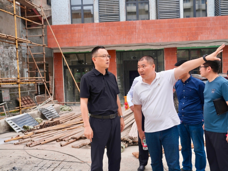 白再兴走访慰问奋战旅发大会一线工作人员
